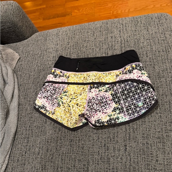 Lulu Lemon Speed Up Lined Women's Geometric Patterned Shorts - Picture 11 of 11